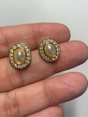 Signed ROMAN Cabochon Faux Pearl & Clear Rhinestones Goldtone Pierced Earrings